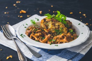 Serviettenknödel-mit-Pfifferlings-Rahm-1