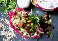 Pithaya Salat mit Avocado und glasiertem Tempeh