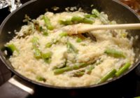 Veganes Risotto mit grünem Spargel